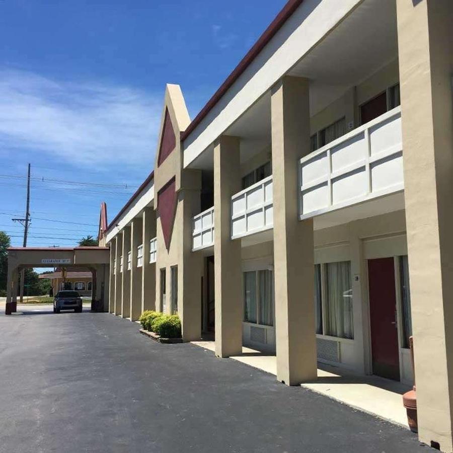 Astoria Hotel Danville North מראה חיצוני תמונה