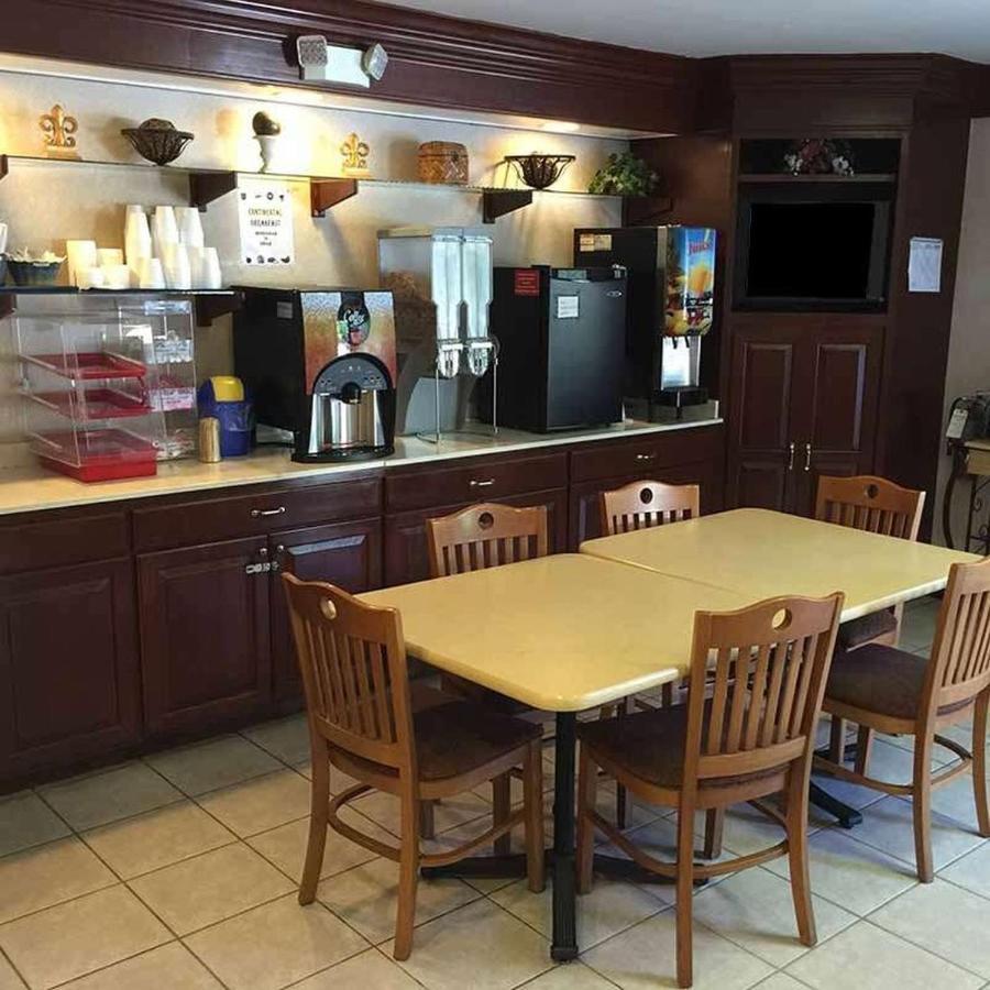 Astoria Hotel Danville North מראה חיצוני תמונה