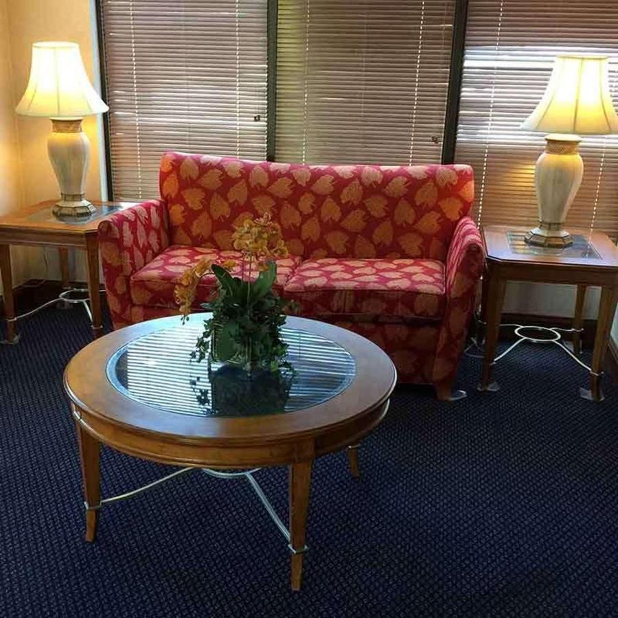Astoria Hotel Danville North מראה חיצוני תמונה