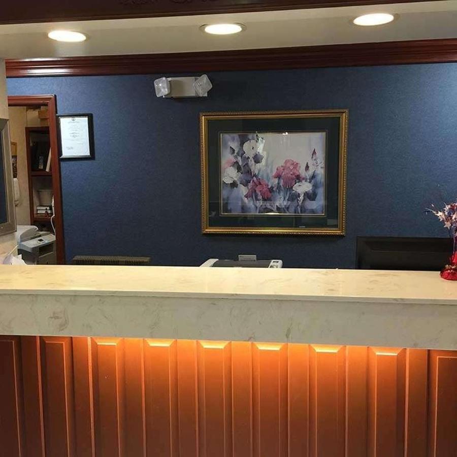 Astoria Hotel Danville North מראה חיצוני תמונה
