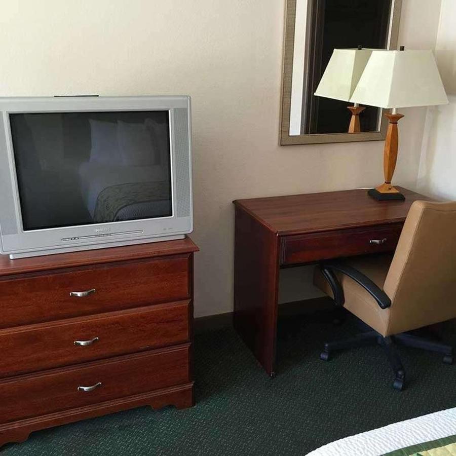 Astoria Hotel Danville North מראה חיצוני תמונה