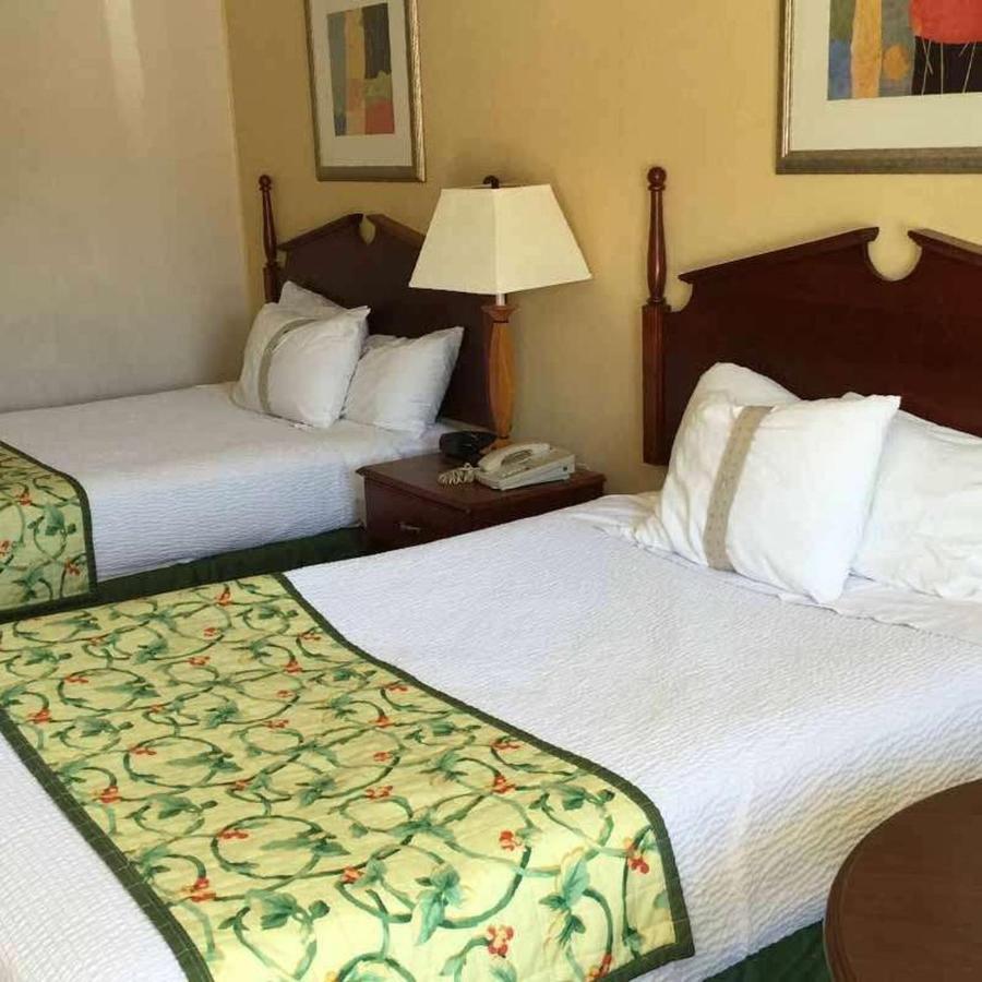 Astoria Hotel Danville North מראה חיצוני תמונה