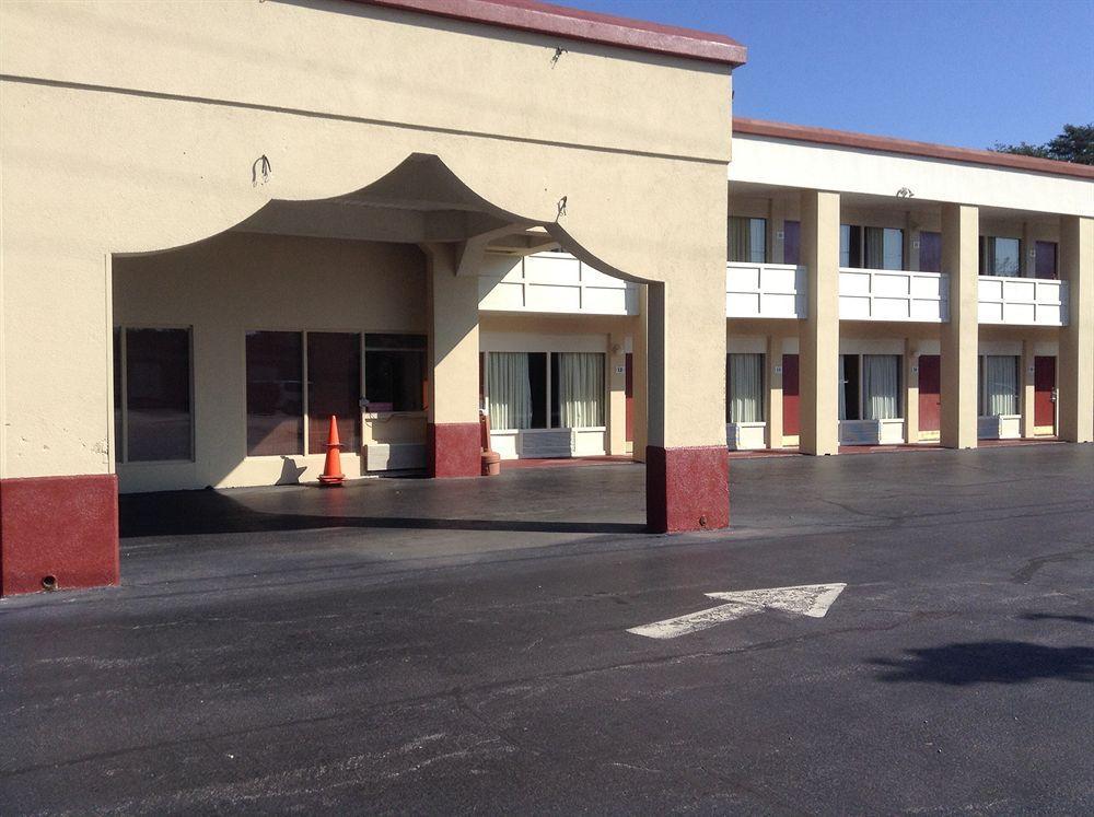 Astoria Hotel Danville North מראה חיצוני תמונה