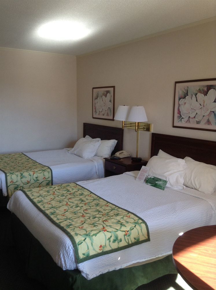 Astoria Hotel Danville North מראה חיצוני תמונה