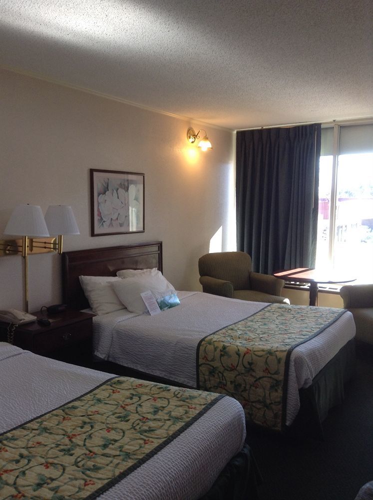 Astoria Hotel Danville North מראה חיצוני תמונה