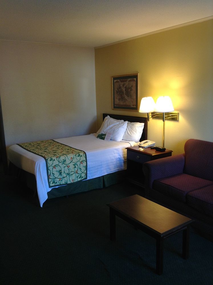 Astoria Hotel Danville North מראה חיצוני תמונה