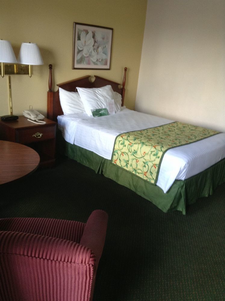Astoria Hotel Danville North מראה חיצוני תמונה