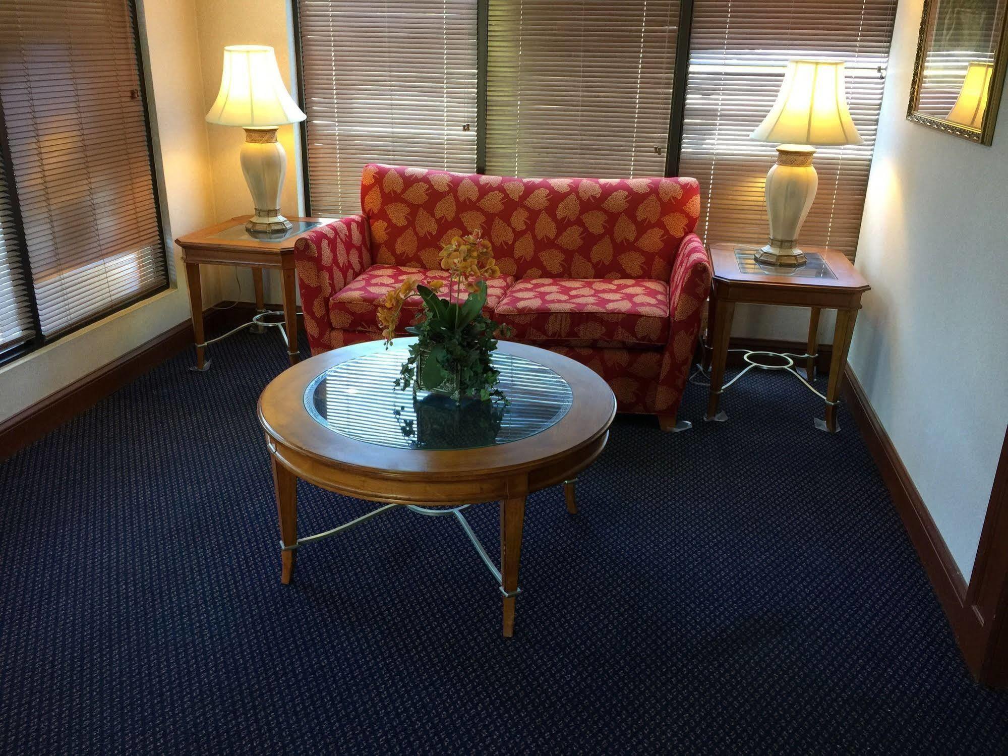 Astoria Hotel Danville North מראה חיצוני תמונה