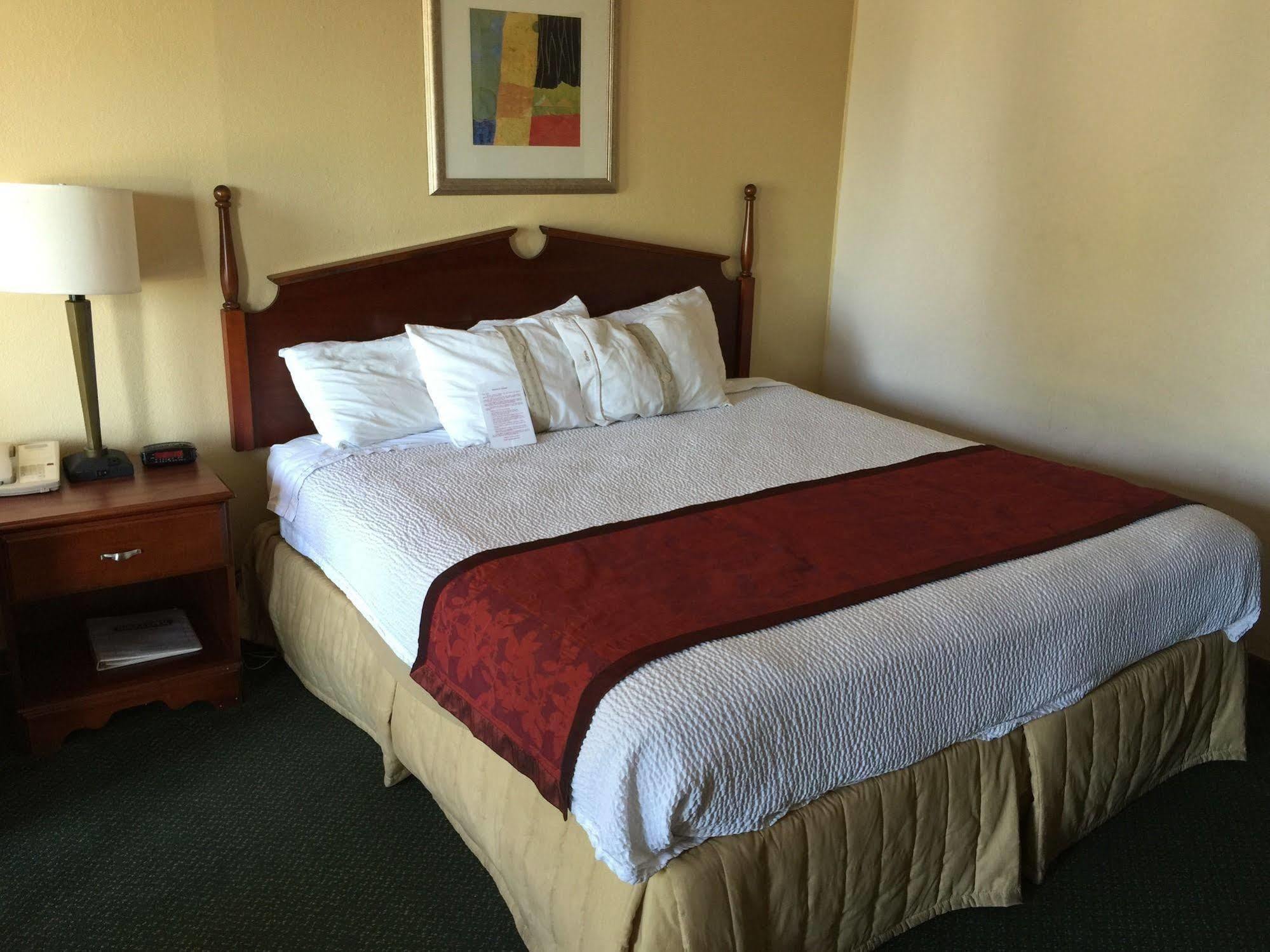 Astoria Hotel Danville North מראה חיצוני תמונה