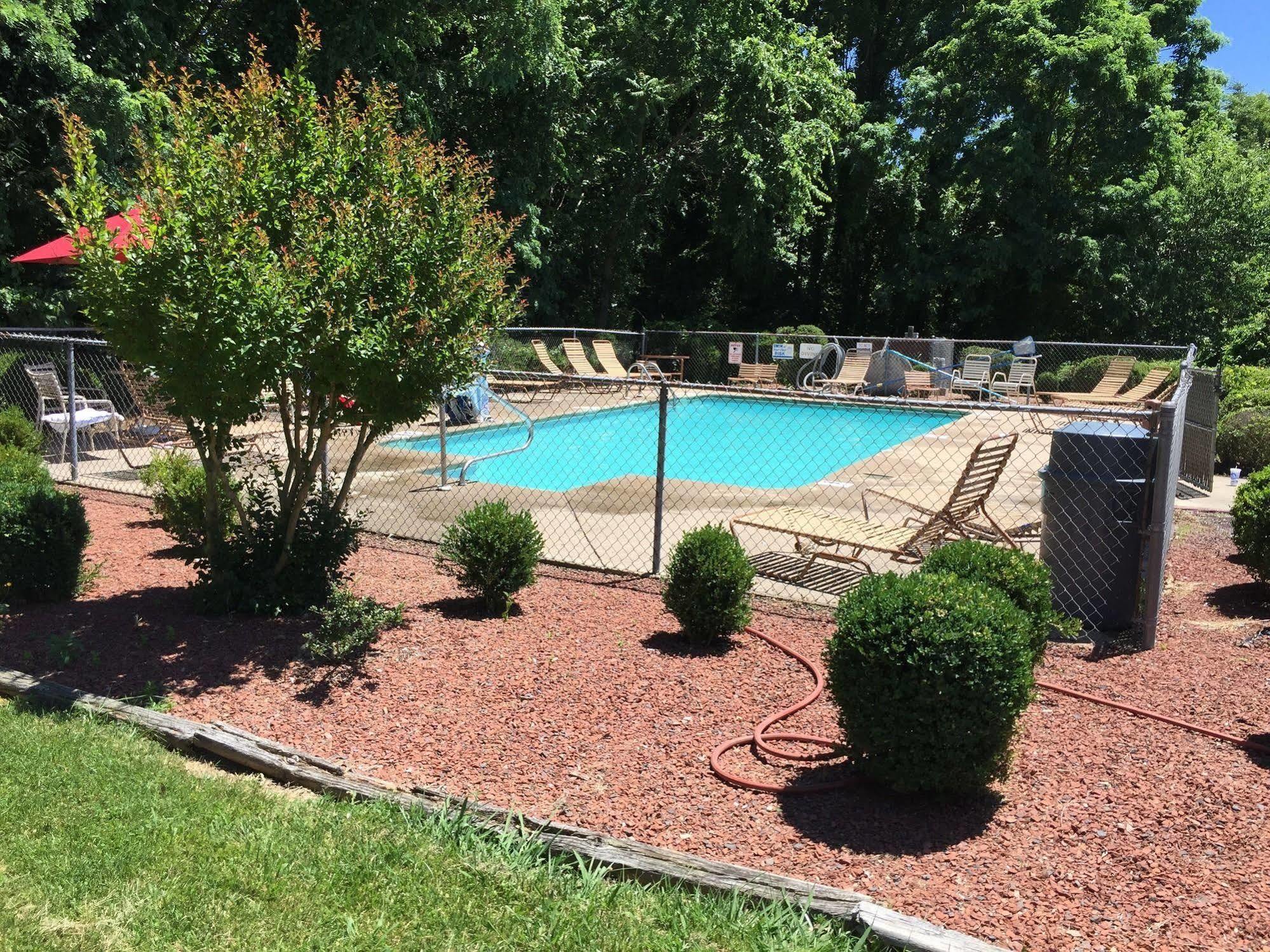 Astoria Hotel Danville North מראה חיצוני תמונה