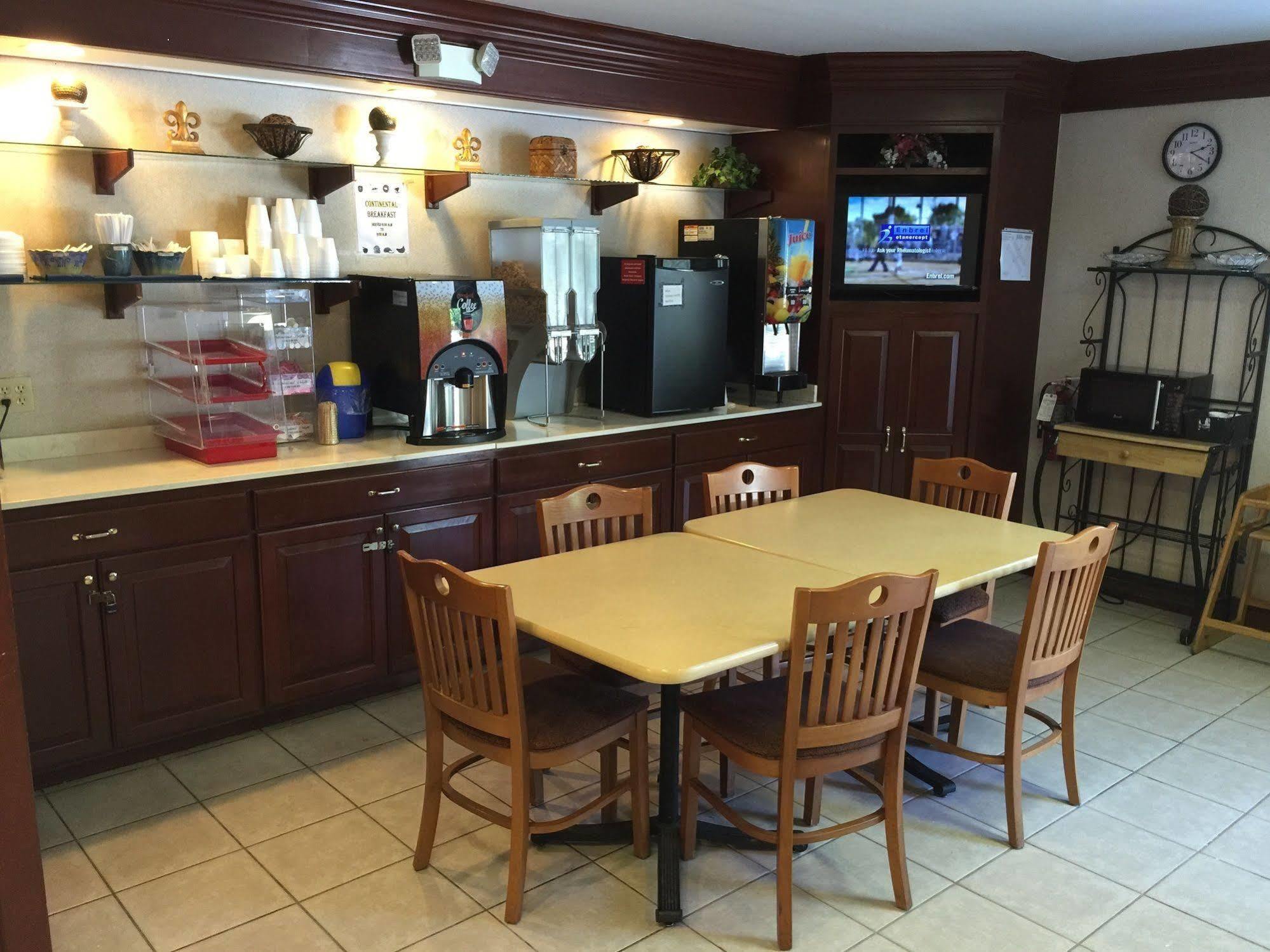 Astoria Hotel Danville North מראה חיצוני תמונה